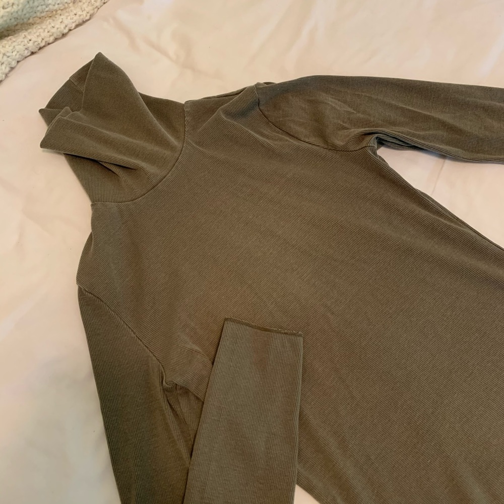 Long Sleeve Ribbed Turtle Neck